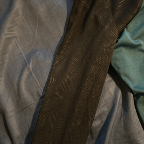 Eagles jacket women’s great condition size L can’t fit anymore - Picture 5 of 6